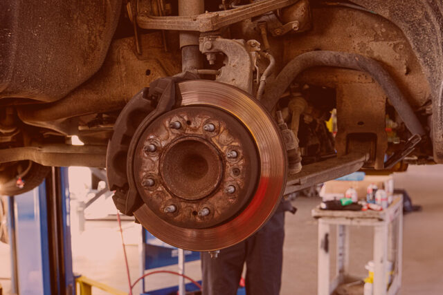 Brake warning signs that need repair.